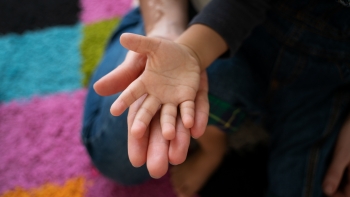 Imagem de Campanha ‘Quem ama, protege’ visa alertar para os maus-tratos na infância