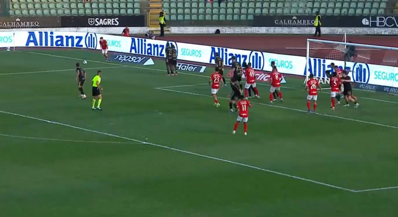 Imagem de Santa Clara sobe ao 13º lugar da Primeira Liga