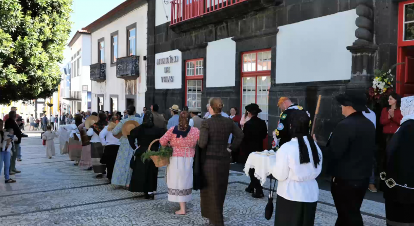 Imagem de Festas de São Jorge: Desfile de carros alegóricos e de grupos jorgenses animam ruas da vila