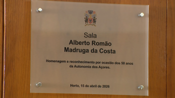 Imagem de Alberto Romão Madruga da Costa homenageado no Parlamento