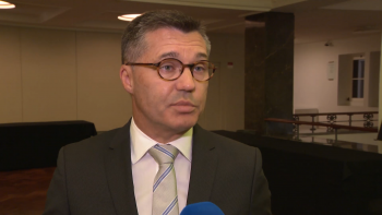 Imagem de Luís Garcia defende revisão da Constituição