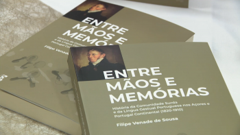 Imagem de Filipe Venade de Sousa apresenta livro ‘Entre Mãos e Memórias, Língua Gestual’