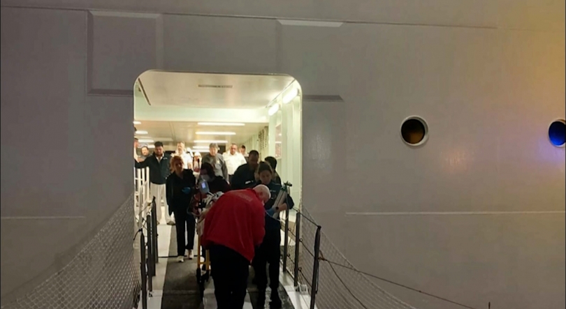 Imagem de Marinha coordena resgate médico de uma mulher de 76 anos em navio de cruzeiro