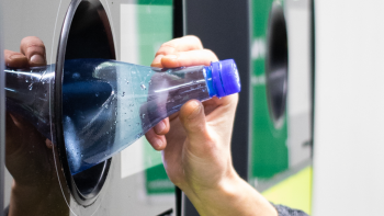 Imagem de Entra hoje em vigor novo sistema de depósito e reembolso de garrafas e latas de bebida