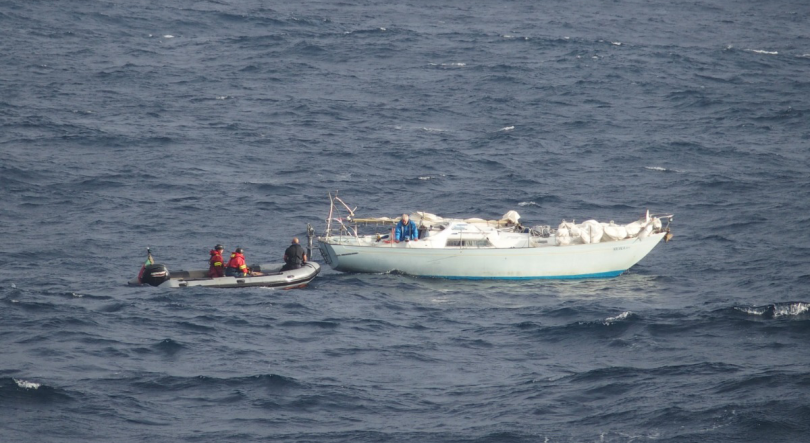 Imagem de Marinha resgata velejador solitário ao largo de São Miguel