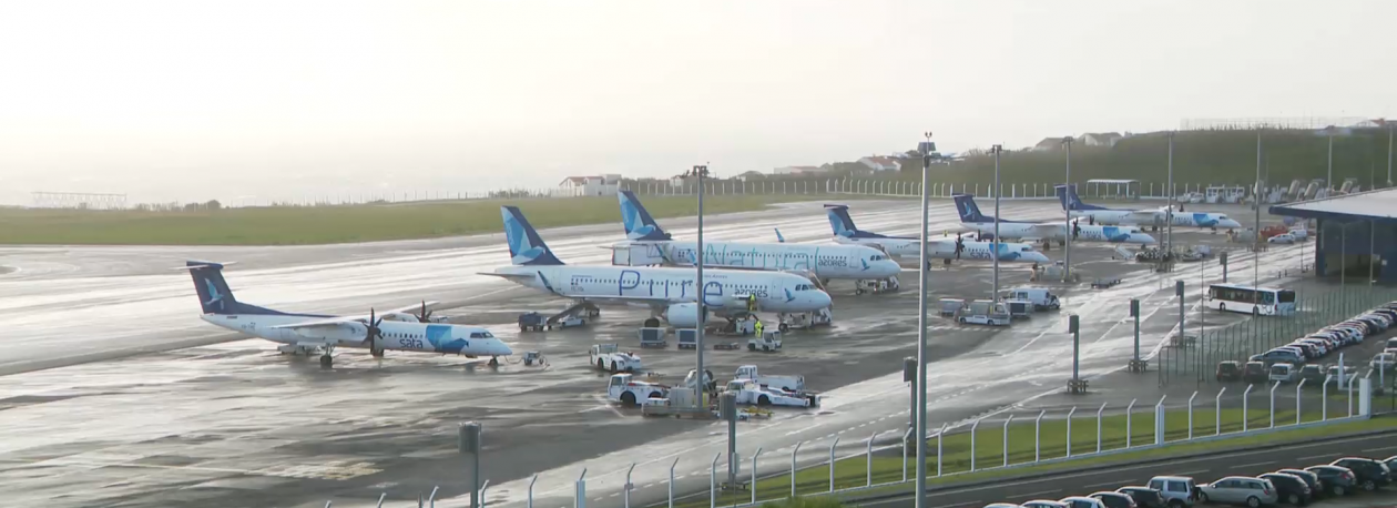 Imagem de Turismo e Economia dos Açores sob pressão