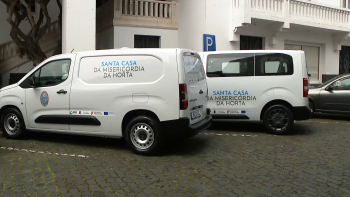 Imagem de GERMOV: Governo entrega 3 novas viaturas a IPSS no Faial