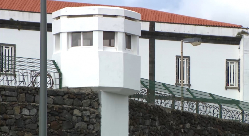 Prisão preventiva para suspeito de tentar introduzir droga na cadeia de Ponta Delgada