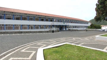 Imagem de Governo garante que problemas na Escola Jerónimo Emiliano de Andrade estão a ser resolvidos