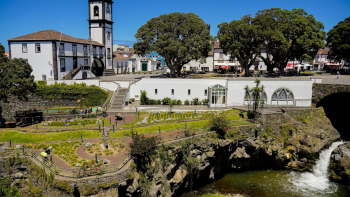 Imagem de Descarga poluente na Ribeira Grande preocupa população