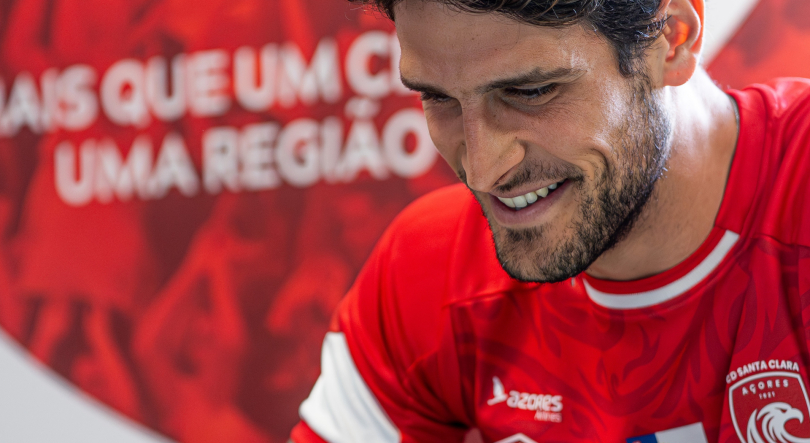 Avançado Gonçalo Paciência renova com o Santa Clara até junho de 2028