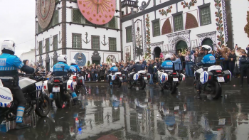Imagem de PSP, bombeiros, taxistas e motards no cortejo de agradecimento ao Santo Cristo dos Milagres