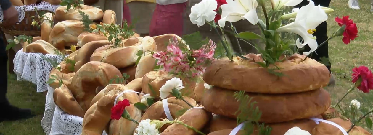 Imagem de Espírito Santo: Madalena do Pico acolhe Império da Terça-Feira