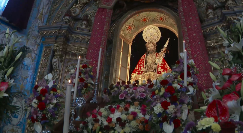 Imagem de Visitantes ficam a poucos metros do Santo Cristo em visitas guiadas ao Convento da Esperança