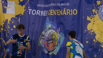 Imagem de Seleção de São Miguel e Clube K vencem Torneio Centenário de Voleibol