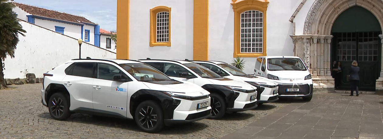 Imagem de Frota da USI Terceira renovada com 16 novas viaturas