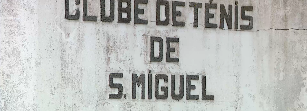 Imagem de Clube Ténis São Miguel: Empreiteiro assume responsabilidade para recomeço das obras