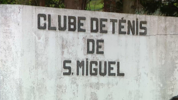Clube Ténis São Miguel: Empreiteiro assume responsabilidade para recomeço das obras
