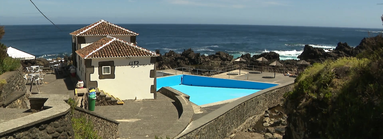 Imagem de Arranque da época balnear na Terceira marcado pelo combate às algas invasoras