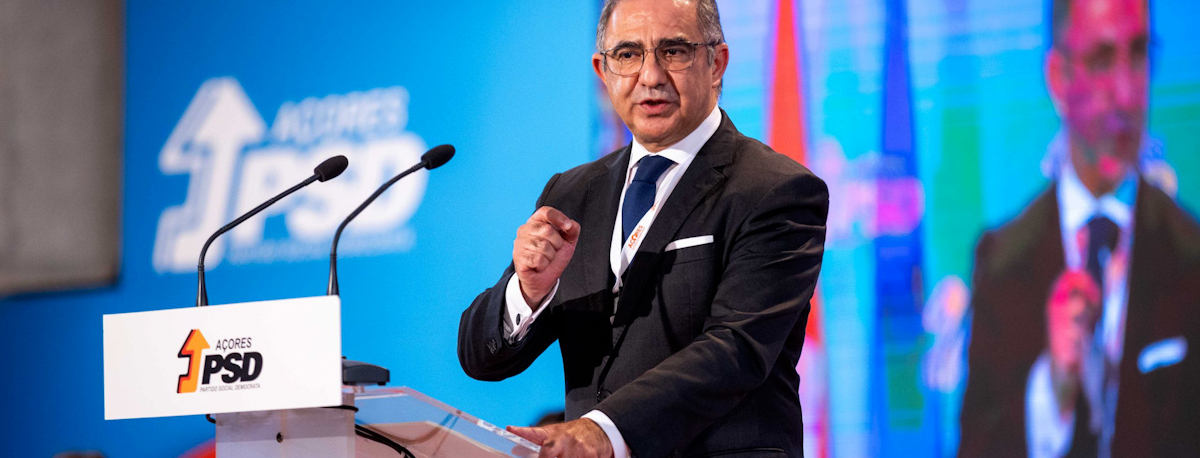 Imagem de José Manuel Bolieiro substitui Albuquerque na mesa do congresso do PSD
