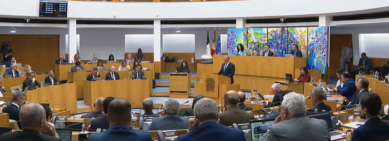 Imagem de Oposição desvaloriza discurso de Bolieiro no Parlamento
