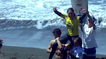 Surfistas Halley Batista e Maria Salgado venceram o Allianz Ribeira Grande Pro