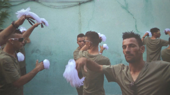 ‘Despensas – A Tradição de Rabo de Peixe’: Rúben Monfort edita fotolivro sobre tradição secular