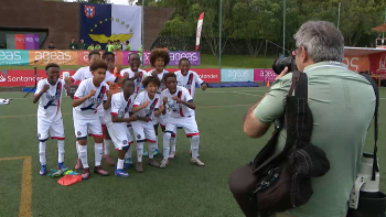 Imagem de Estoril Praia e Paris Saint-Germain vencedores no 12º Pauleta Azores Soccer Cup