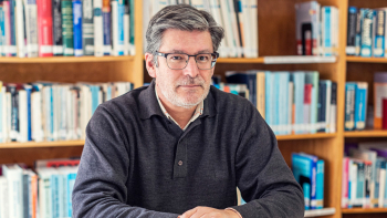 Autor do livro ‘Regiões Autónomas’ considera que Açores e Madeira ainda não conseguiram convencer o país das vantagens deste regime