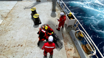 Marinha coordena resgate de tripulante de navio de carga ao largo dos Açores