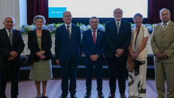 Imagem de Martins Goulart e Borges de Carvalho homenageados como primeiros líderes parlamentares do PS e do PSD nos Açores