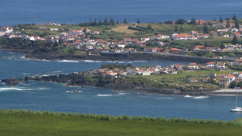 Praia dos Mosteiros novamente interdita a banhos