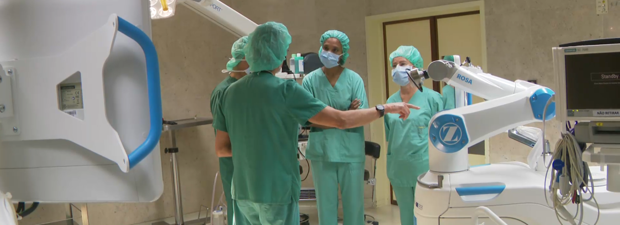 Imagem de Primeira cirurgia ortopédica com recurso à robótica realizada no HDES