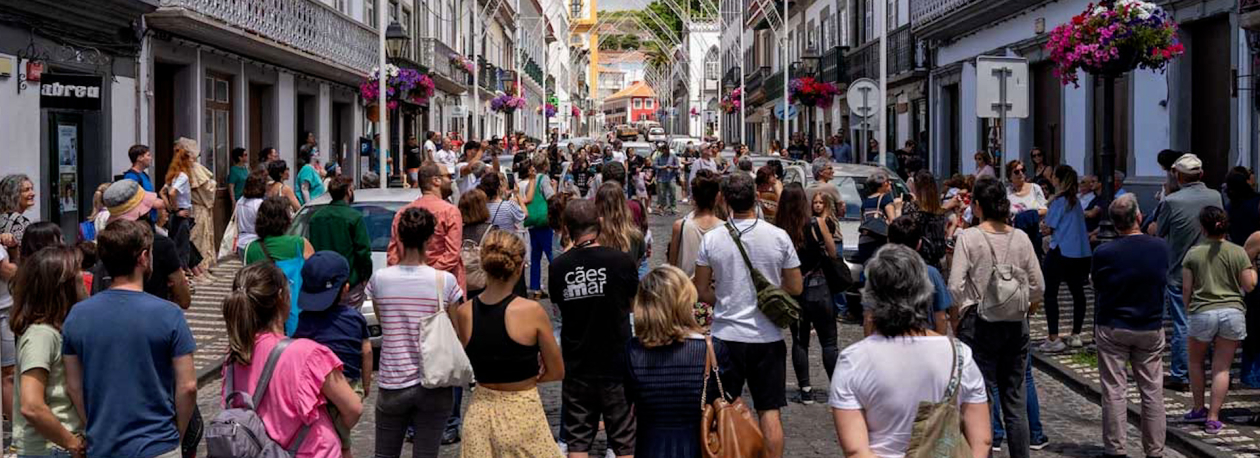 Imagem de Festival Rua Direita dedicado à celebração dos 50 anos da autonomia regional