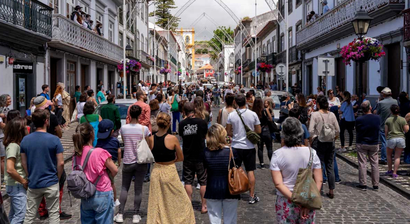 Imagem de Festival Rua Direita dedicado à celebração dos 50 anos da autonomia regional