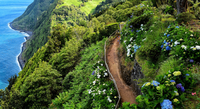Requalificação de acesso ao Pico da Vara recupera 3,5 km de trilho