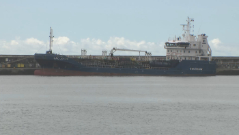 Fuga combustível: Porto da Horta esteve encerrado hoje até ao almoço