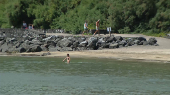 Praia do Porto Pim reabre a banhos