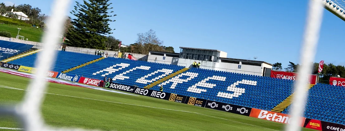 Imagem de Santa Clara multado pela UEFA em 1M€ por incumprimento das regras do fair-play financeiro