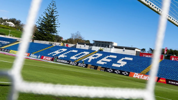Santa Clara multado pela UEFA em 1M€ por incumprimento das regras do fair-play financeiro