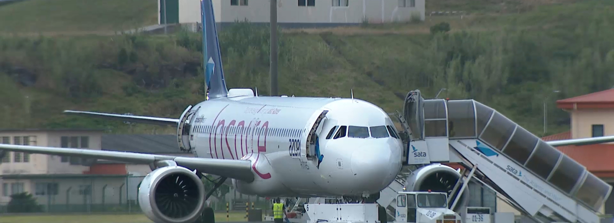 Imagem de Voo da SATA diverge para ilha Terceira por deteção de “odores não caracterizados”