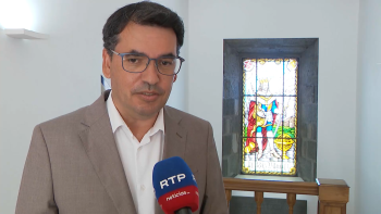 Presidente da Câmara da Ribeira Grande condena ataque à PSP em Rabo de Peixe