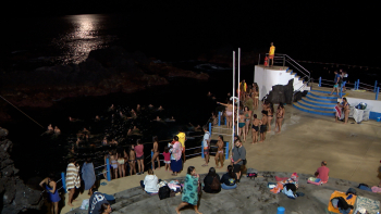 Banhos de lua na Lagoa: Cerca de mil pessoas aderiram à iniciativa