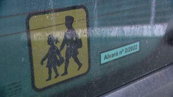 Imagem de Governo deve mais de meio milhão de euros às empresas que asseguram o transporte escolar