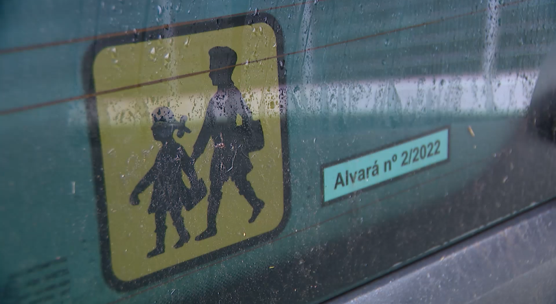 Governo deve mais de meio milhão de euros às empresas que asseguram o transporte escolar