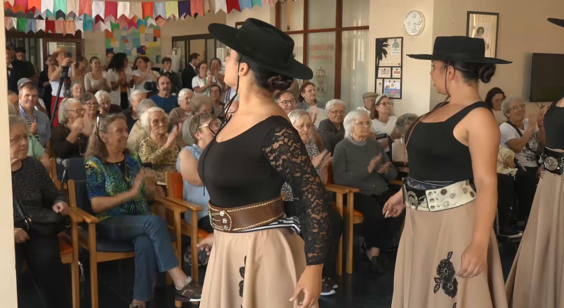 Imagem de Folk Azores: Folclore do mundo abraça utentes da Santa Casa