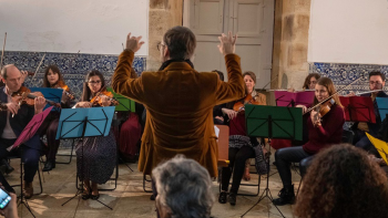 Orquestra Nacional Moderna e músicos locais atuam esta noite no Auditório das Velas
