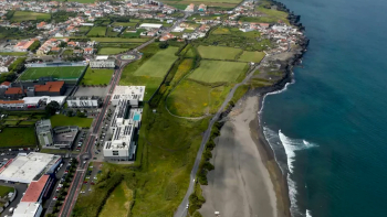 Imagem de Frente Mar da Ribeira Grande: PS diz que autarquia perdeu 2,6M€ de apoio, Presidente da Câmara desmente