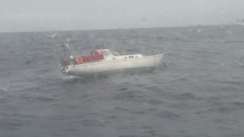 Marinha coordena resgate de tripulantes de veleiro a nordeste de São Miguel