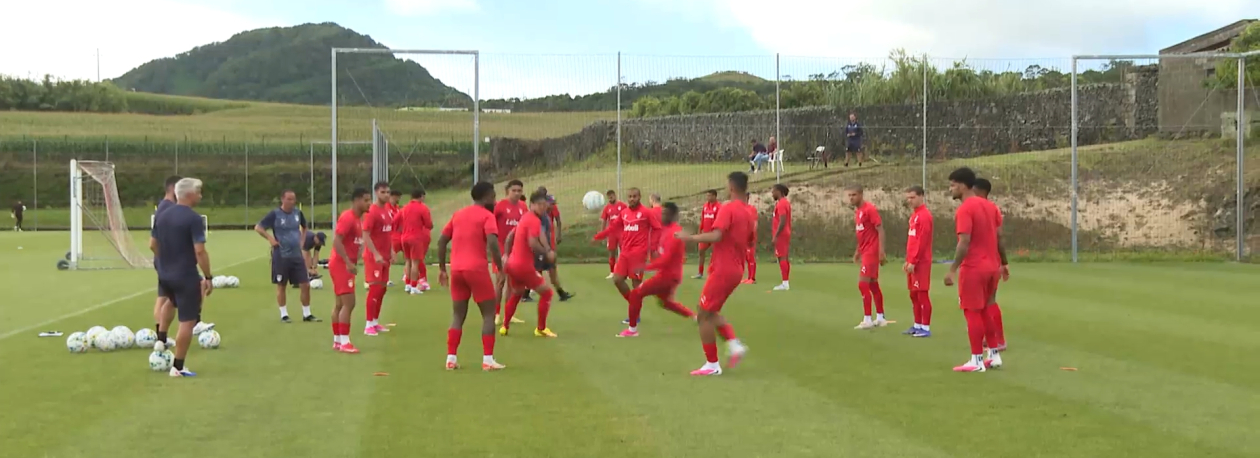 Imagem de Santa Clara estreia-se na Primeira Liga frente ao Nacional sob a liderança de Petit